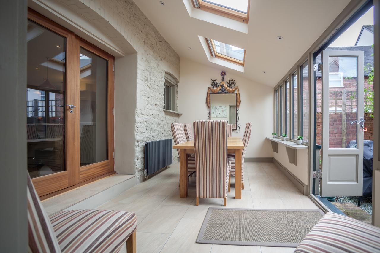 Ludlow - Linnet House - Well Presented Townhouse With Parking - Perfect Location For Exploring On Foot, Sleeps Up To 8 Guests - Hosted By Rentmyhouse Exterior photo